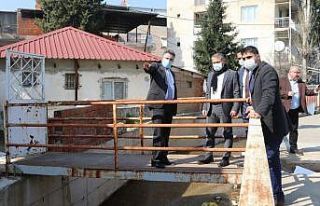 Başkan Sandal, sel felaketinin yaralarını sarıyor