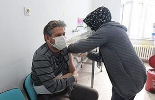 Başkan Suer Covid-19 ilk doz aşısını yaptırdı