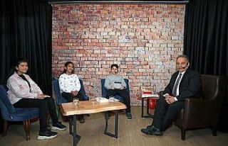 Başkan Yalçın ve afacanlar kamera karşısında