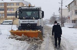 Başkan Yüksel kar temizliği çalışmalarını...