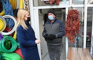 Başkanın esnaf ziyaretinde duygusal anlar yaşandı