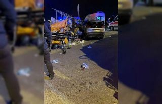 Başkent’te kağıt toplayıcısı araç ile otomobil...