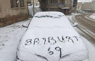 Bayburt güne karla uyandı
