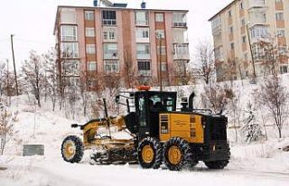 Bayburt’ta karla mücadelede yoğun mesai