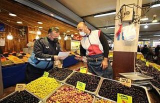 Bayraklı’da zabıtalardan pazar yerlerine sıkı...
