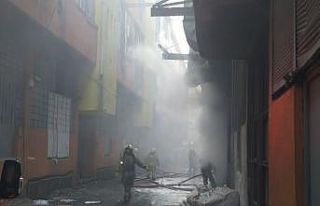 Bayrampaşa’daki plastik fabrikasında korkutan...