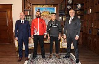 Belediye Başkanı Savran, sporcular Çetinkaya ve...