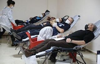 Belediye personeline Kızılay’a kan desteği