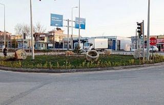 Besni Belediyesi refüj çalışmalarına devam ediyor