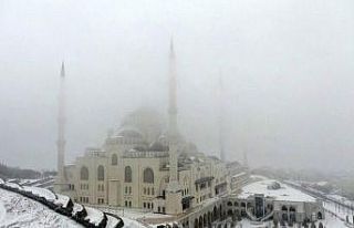 Beyaza bürünen Çamlıca Camii havadan görüntülendi