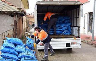 Bilecik Belediyesi’nden kömür yardımı