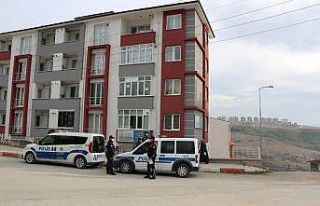 Binanın 4. katından düşen şahıs hayatını kaybetti