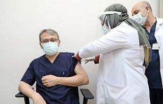 Bingöl Valisi Ekinci, Covid-19 aşısı oldu
