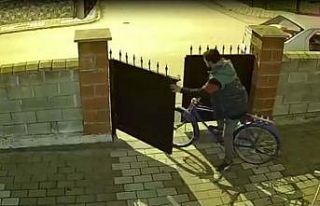 Bisikleti alıp böyle gitti