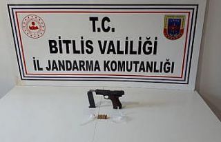 Bitlis’te ruhsatsız tabanca ele geçirildi