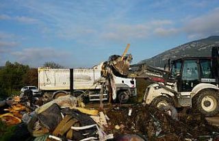 Bodrum’da 1 günde 17 kamyon hafriyat ve çöp çıktı
