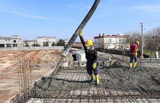 Bölgenin en büyük canlı hayvan pazarında ilk...