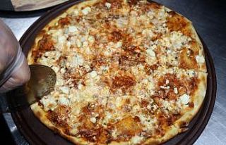 Bu da Van usulü otlu peynirli pizza