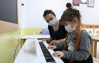 Buca Belediyesi tam zamanlı kreşleri hizmete açıyor