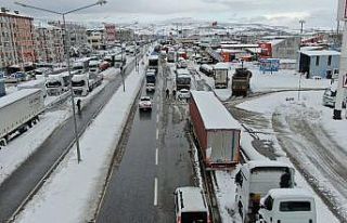 Bursa istikametine trafik 12 saat sonra kontrollü...