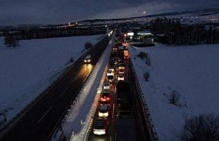 Bursa-İzmir karayolu 17 saat sonra trafiğe açıldı
