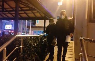 Bursa’da kayıp olan çocuğu bulan polisler ailesine...