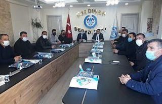 Çaldıran’da mahalle muhtarıyla istişare toplantısı