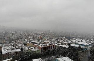 Çamlıca Tepesi beyaz gelinliğini giydi