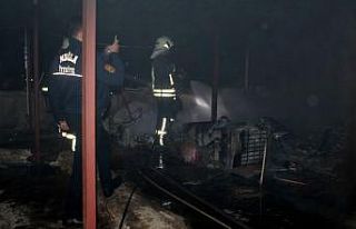 Çatıda çıkan yangın paniğe neden oldu