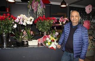 Çiçekçilerde 14 Şubat yoğunluğu erken başladı