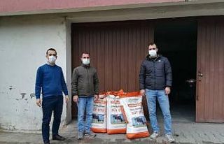 Çiftçilere 250 kilogram İtalyan çim tohumu dağıtıldı