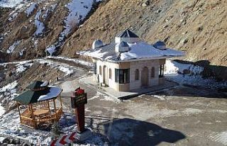 Çığda hayatını kaybedenlerin anısına mescit...