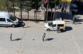 Çınar Kaymakamı Sinem Büyüknalçacı çocuklarla...