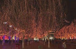 Çin’de Fener Festivali renkli görüntüler oluşturdu