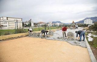 Çıplaklı Mahallesi’ne parke yol