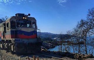 Çöken tren yolu tamir edildi