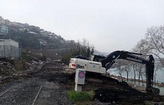 Çöken tren yolunda tamirat çalışmaları devam...