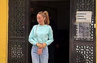 Dağ yolunda yürüyüşe çıkan Rus turiste gasp...