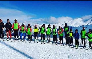 Davraz’da Valilik Kupası Kayak ve Snowboard Yarışmaları...