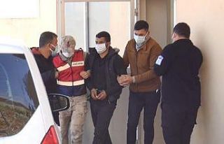 DEAŞ’lı 3 terörist, Suriye sınırında patlayıcılarla...