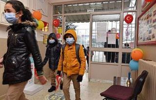 Denizli’de yüz yüze eğitime Çameli’de 1 gün...