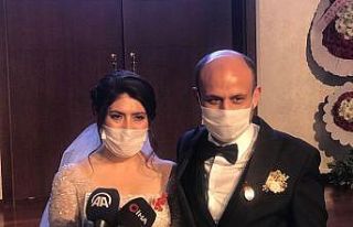 Denizlili evsiz çiftin nikahını İstanbul Valiliği...