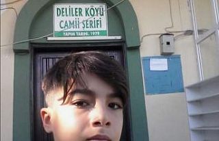 Devrilen traktörün sürücüsü hayatını kaybetti