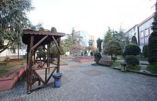 Dilek Hemşire’nin adı oturduğu mahalledeki parkta...