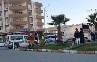 Direğin devrilme ihtimaline aldırış etmeden kazayı...