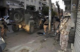 Diyarbakır terör operasyonu, çok sayıda kişi...