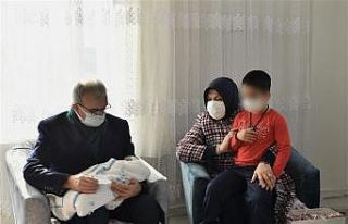 Diyarbakır Valisi Karaloğlu, eşi ile birlikte yetim...
