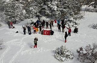 Doğa aktivistler kar kış dinlemeden çalışıyorlar