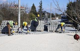 Döşemealtı Belediyesinden Yeşilbayır’a parke...