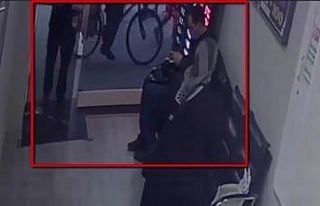 Döviz bürosundaki gasp anı kamerada